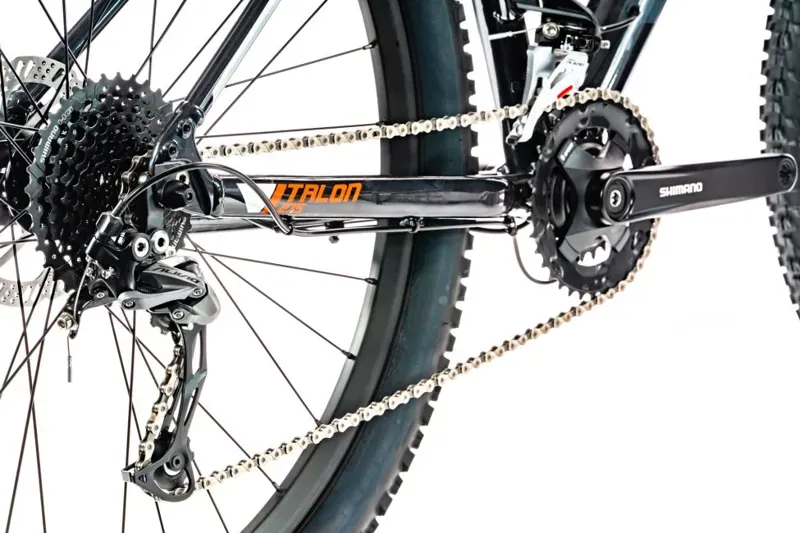 2020 Giant Talon 2 Hardtail Mountain Bike in Black-3